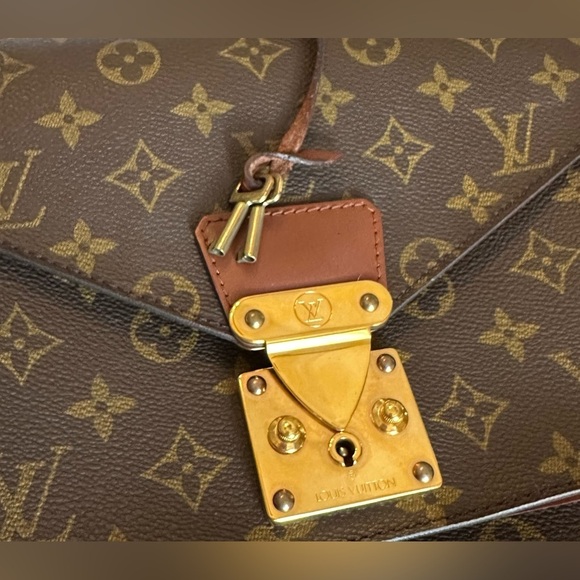 Authentic Very Rare Crossbody/ Shoulder Bag LOUIS
VUITTON "Monceau 26 - Picture 15 of 16
